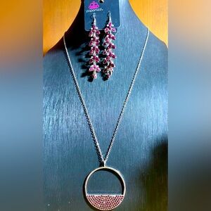 +*SOLD*+
Beautiful Purple Paparazzi Necklace & Earrings Set for year round Shine